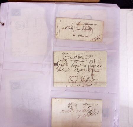 1625-1860 +370 lettres accumulées en 4 classeurs,