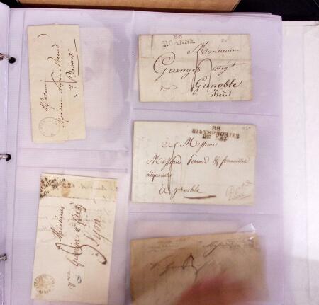1625-1860 +370 lettres accumulées en 4 classeurs,