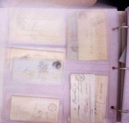 1625-1860 +370 lettres accumulées en 4 classeurs,