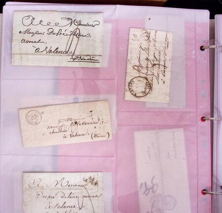 1625-1860 +370 lettres accumulées en 4 classeurs,