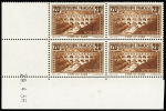 1930 N°262 20f Pont du Gard, lot de 46 timbres neufs ** dont 10 coins datés (à noter erreurs de date 26.11.1931 et 16.09.1937, et n°262b), TB