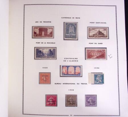 1849-2001, Collection de timbres de France en 4 albums MOC, des neufs dans les classiques, à noter n°1 et 9 obl., n°262 et Caisse d'amortissement en neufs, BF 3 et 6, PA 1/2, Prés, carnets Croix-Rouge 1952 et suivant