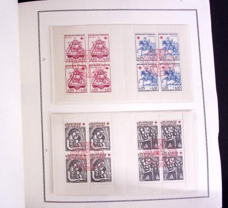 1849-2001, Collection de timbres de France en 4 albums MOC, des neufs dans les classiques, à noter n°1 et 9 obl., n°262 et Caisse d'amortissement en neufs, BF 3 et 6, PA 1/2, Prés, carnets Croix-Rouge 1952 et suivant