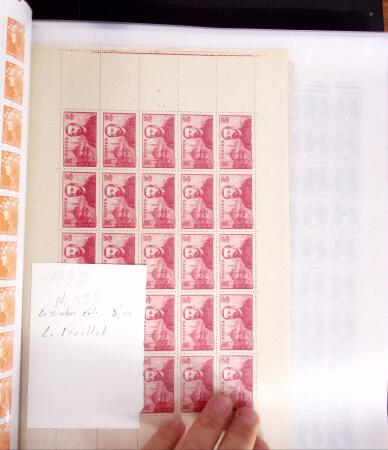 1900-2011 collection en neufs avec des feuilles entières