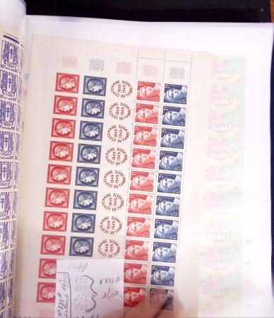 1900-2011 collection en neufs avec des feuilles entières