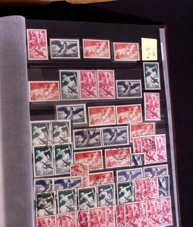 1927-2016, 2 Albums de poste aérienne, avec de bonnes valeurs en quantités multiples, obl. et neuf , n°1/2, 6c, 14, 15, PA militaire, dont lettres, partie moderne en bloc + 1 album du monde avec Colonie Françaises,