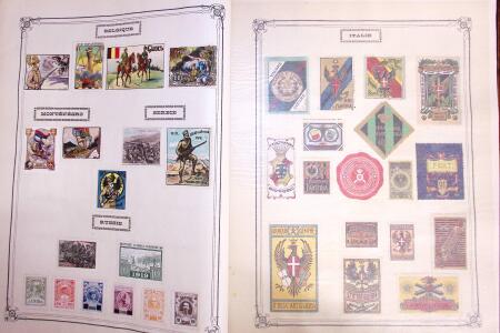 1914-1950 Un lot de vignettes sur la guerre, monté