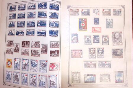 1914-1950 Un lot de vignettes sur la guerre, monté