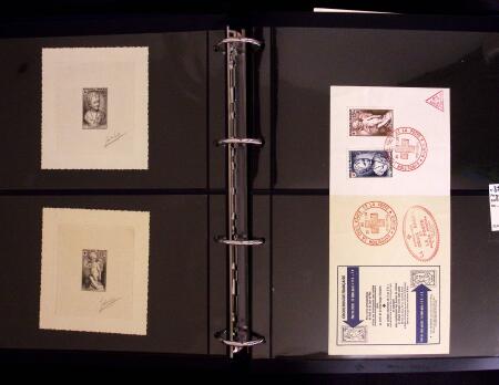 1918-1974, 2 classeurs de Croix-Rouge commençant par quelques lettres avec n°146 et 147 continuant avec les carnets mais surtout des essais de couleurs, des épreuves d'artistes en général signés, des épreuves de l