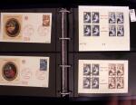 1918-1974, 2 classeurs de Croix-Rouge commençant par quelques lettres avec n°146 et 147 continuant avec les carnets mais surtout des essais de couleurs, des épreuves d'artistes en général signés, des épreuves de l