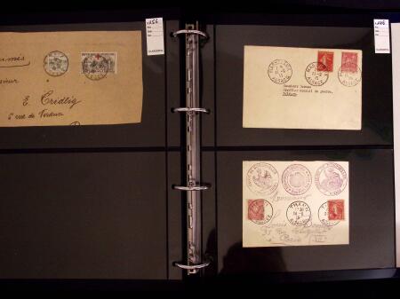 1918-1974, 2 classeurs de Croix-Rouge commençant par quelques lettres avec n°146 et 147 continuant avec les carnets mais surtout des essais de couleurs, des épreuves d'artistes en général signés, des épreuves de l