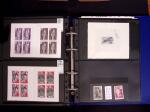 1918-1974, 2 classeurs de Croix-Rouge commençant par quelques lettres avec n°146 et 147 continuant avec les carnets mais surtout des essais de couleurs, des épreuves d'artistes en général signés, des épreuves de l