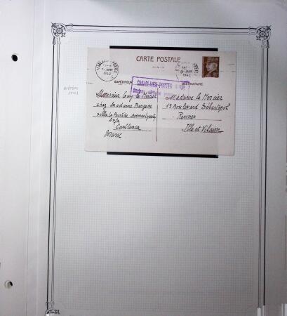 1893-1944, Collection de 58 entiers postaux du Maroc montés sur page, la plupart utilisés, dont cachet "retour à l'expéditeur" nov. 1942 cause débarquement allié, jolie section d'entiers Iris et Pétain avec surtax