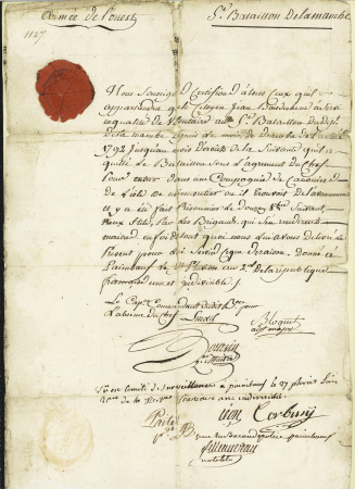 Certificat manuscrit de libération d'un volontaire à en-tête "Armée de l'Ouest 5e bataillon de la Manche" avec signatures des membres du comité de surveillance de Paimboeuf (1794). TB