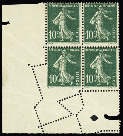 n°159 type 1A, bloc de 4 CDF neuf  (1 timbre avec charnière) avec belle variété de piquage par suite de pliage affectant un timbre + n°159, bloc de 5 millésime 1, bloc de 5 avec recto-verso partiel. TB