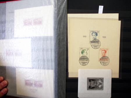 1852-1970, Mint & used collection in three stockbbooks,