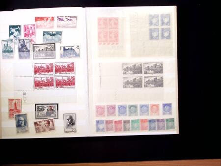 1925-50, Ensemble de timbres neufs en un classeurs