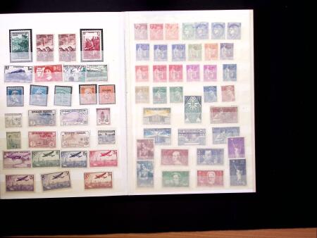 1925-50, Ensemble de timbres neufs en un classeurs