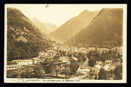 n°137, paire non dentelée accidentelle + n°137, exemplaire normal CDF de carnet OBL Cauterets Hautes Pyrénées sur carte postale. TB