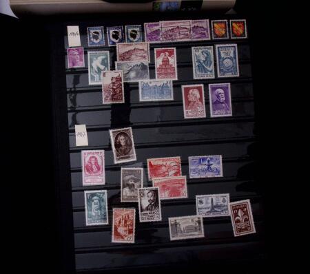 1849-1992, Ensemble principalement de timbres neufs