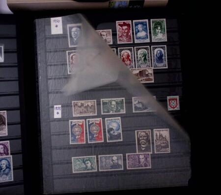 1849-1992, Ensemble principalement de timbres neufs