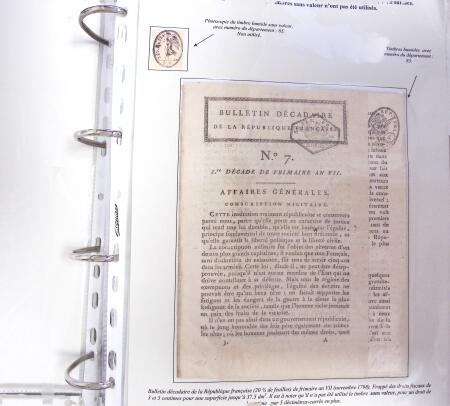 1828-1878, Collection sur la Taxation des imprimés sur +100 pages d'exposition, (la collection a été remaniée plusieurs fois et des pages changées), très bien expliquées, à