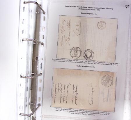 1828-1878, Collection sur la Taxation des imprimés sur +100 pages d'exposition, (la collection a été remaniée plusieurs fois et des pages changées), très bien expliquées, à