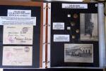 Album vert foncé : la guerre 1914 - 1918 contenant une médaille militaire, 21 CP patriotiques, 17 vignettes livret d'infirmière de l'hopital auxiliaire 101 de Troyes, 3 boutons militaires, 2 rares cartes postales de f