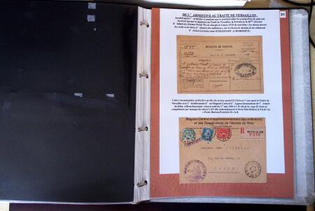 Album vert foncé : la guerre 1914 - 1918 contenant une médaille militaire, 21 CP patriotiques, 17 vignettes livret d'infirmière de l'hopital auxiliaire 101 de Troyes, 3 boutons militaires, 2 rares cartes postales de f