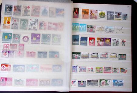 1860-1980 Mostly mint all-world selection in 11 stockbooks