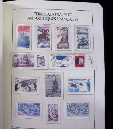 1948-2013, Collection de timbres neufs des TAAF apparemment
