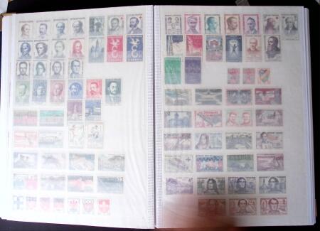 1939-2009, début de collection de timbres de France