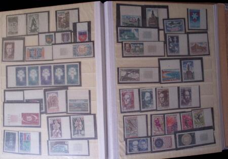1962- 1966 Ensemble de timbres non dentelés en bord