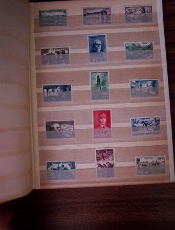 1900-1950, Collection avec doubles de timbres neufs