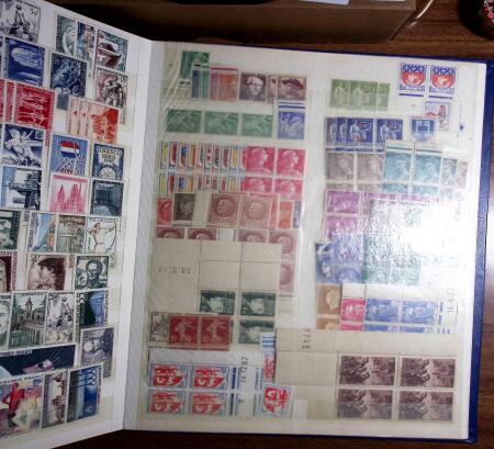 1849-2000, Petite succession en deux cartons avec 7