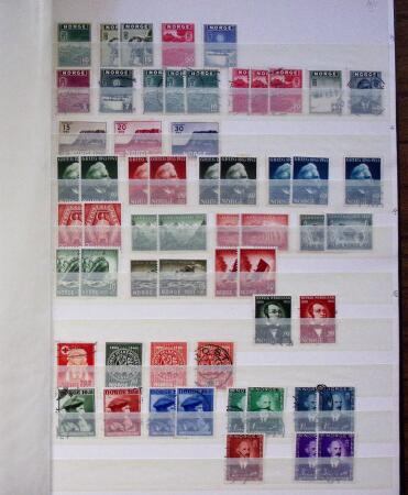 1900-97, Never hinged selection in one stockbook with