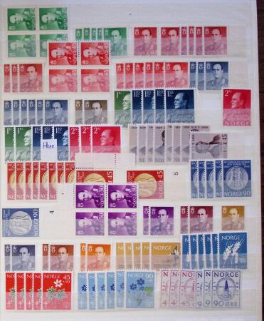1900-97, Never hinged selection in one stockbook with