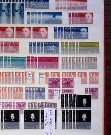 1900-97, Never hinged selection in one stockbook with