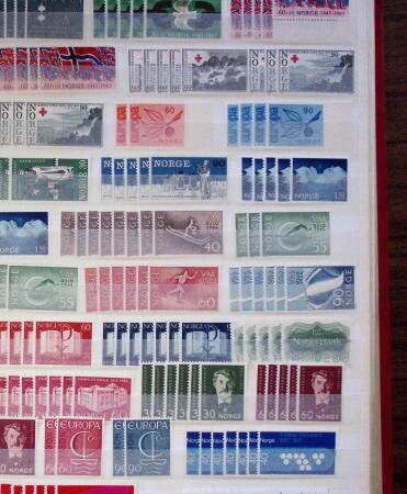 1900-97, Never hinged selection in one stockbook with