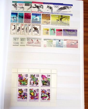 1970-2010, Jolie sélection de timbres neufs du monde,