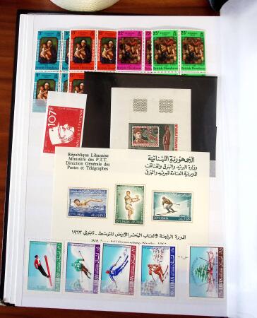 1970-2010, Jolie sélection de timbres neufs du monde,