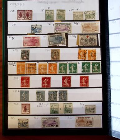 1849-1990, Collection de neufs et d'oblitérés débutant au N°1 Obl., 5Obl., 10* réimpression, avec de belles variétés de nuances, des paires, blocs, etc..