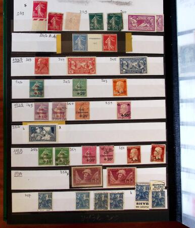 1849-1990, Collection de neufs et d'oblitérés débutant au N°1 Obl., 5Obl., 10* réimpression, avec de belles variétés de nuances, des paires, blocs, etc..