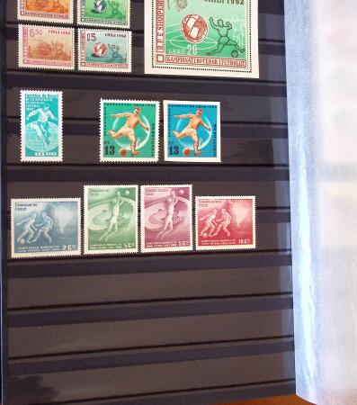 1934-2006, Solide collection sur le FOOTBALL en 12