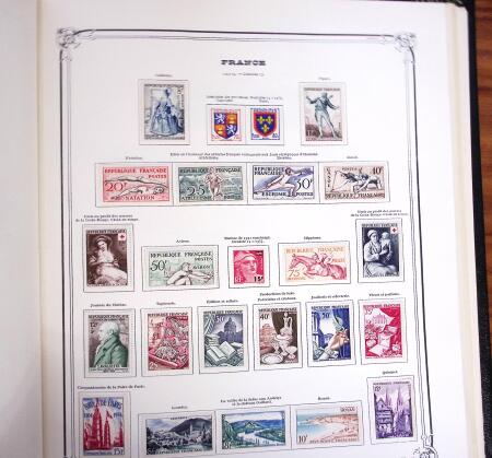 1849-1993, Collection en 17 albums et classeurs dont