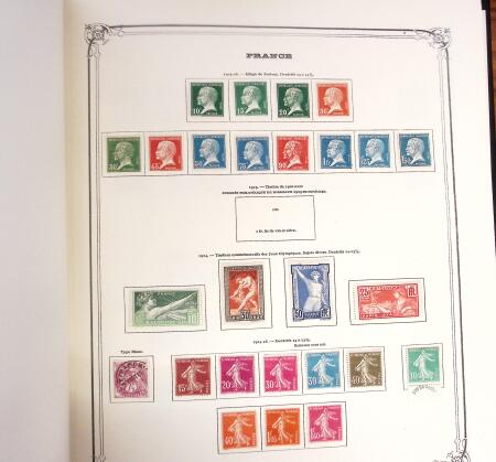 1849-1993, Collection en 17 albums et classeurs dont