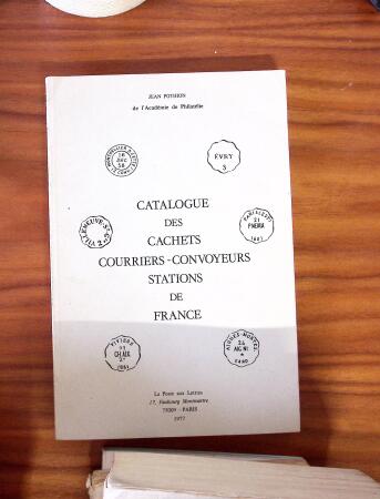 Petite BIBLIOTHEQUE dont les deux volumes de l'Encyclopédie
