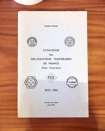 Petite BIBLIOTHEQUE dont les deux volumes de l'Encyclopédie