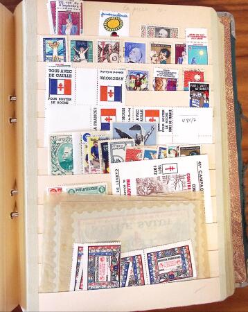 Ancien stock marchand avec surtout millésimes, carnets,