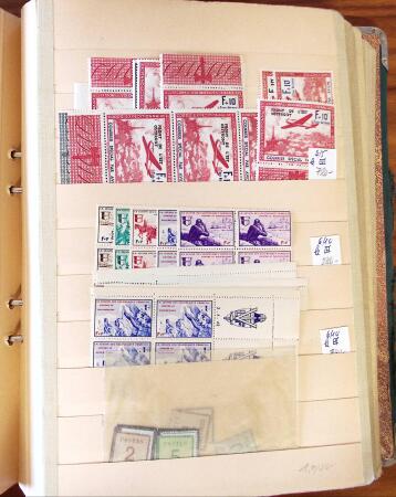 Ancien stock marchand avec surtout millésimes, carnets,
